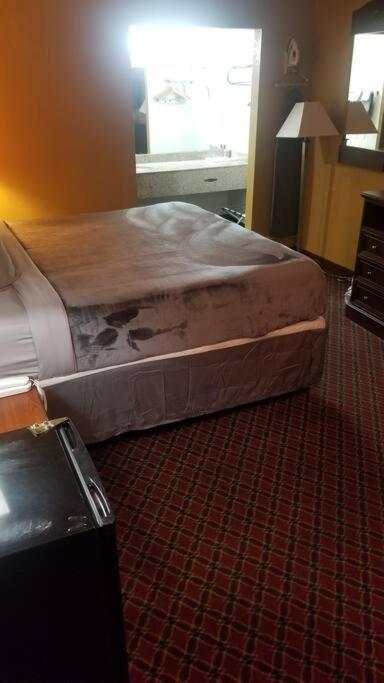 Hotel 2 Queens Hotel Room 228 Wi-Fi Booking スティルウォーター エクステリア 写真